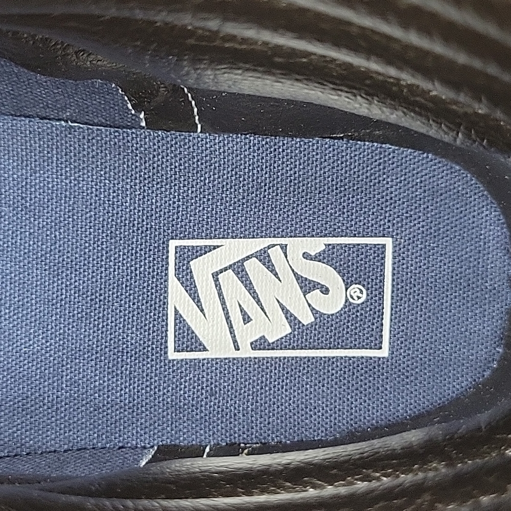 Van's SK8-Hi Brand new. - Picture 11 of 12